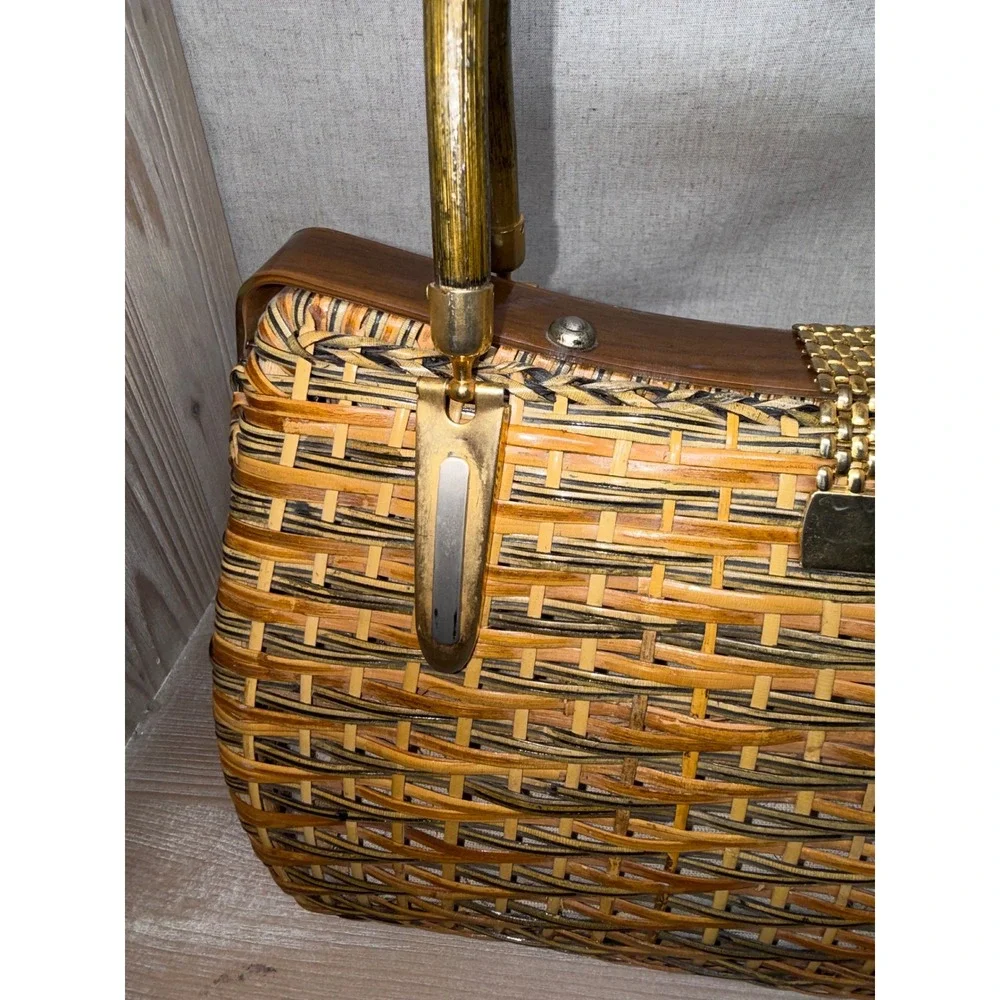 Cho Kwang Vintage Wicker Handbag Bamboo Handles Turn Lock Basket Bag Lucite